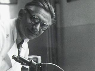 Lees meer over het artikel H.A.L. Trampusch