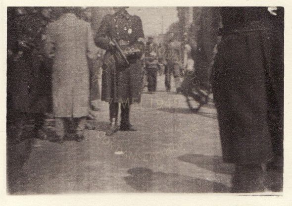 altijd gewapende soldaten op straat