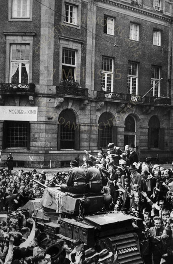 Polar Bears voor de Grote Club. Deze foto is ook gebruikt in publicatie van de Spiegel, 7 Mei 1955
